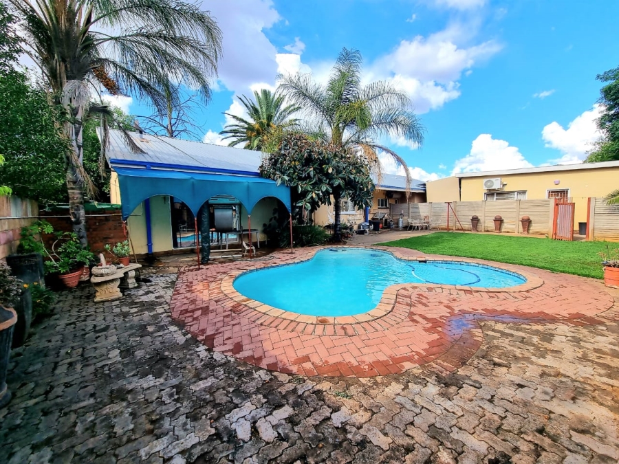 3 Bedroom Property for Sale in Rhodesdene Northern Cape